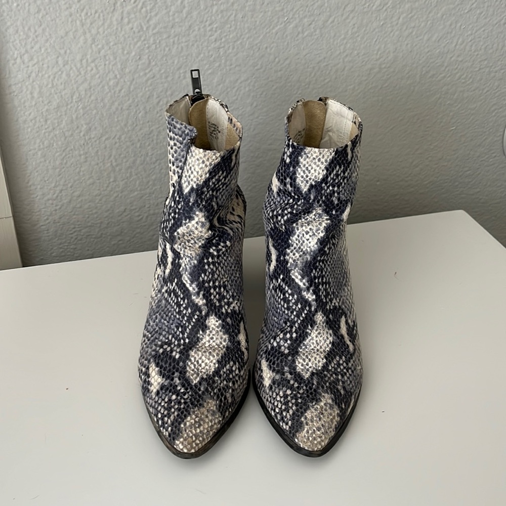 Steve Madden snakeskin boots size 8.5